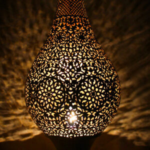 Tropfenförmige Stehlampe aus Messing mit traditionellen Muste