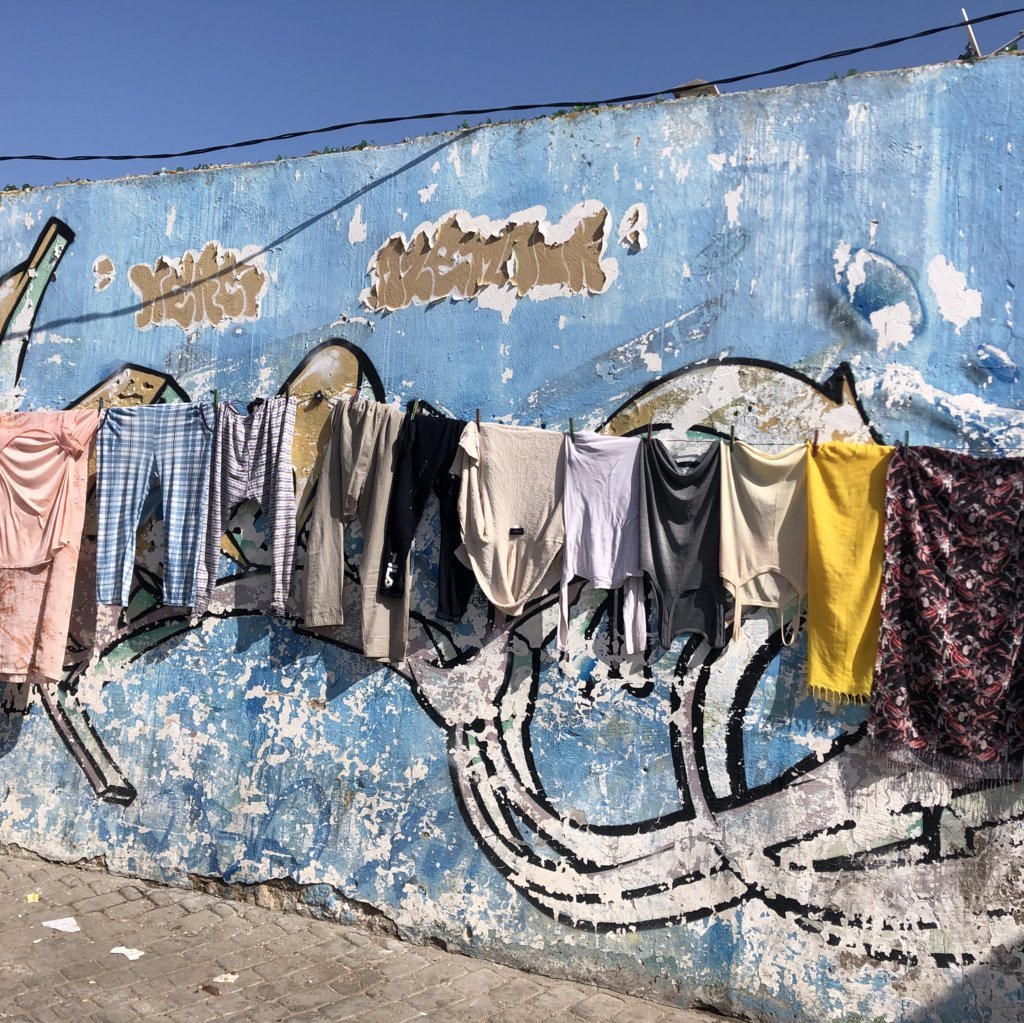 Wäsche und Graffiti