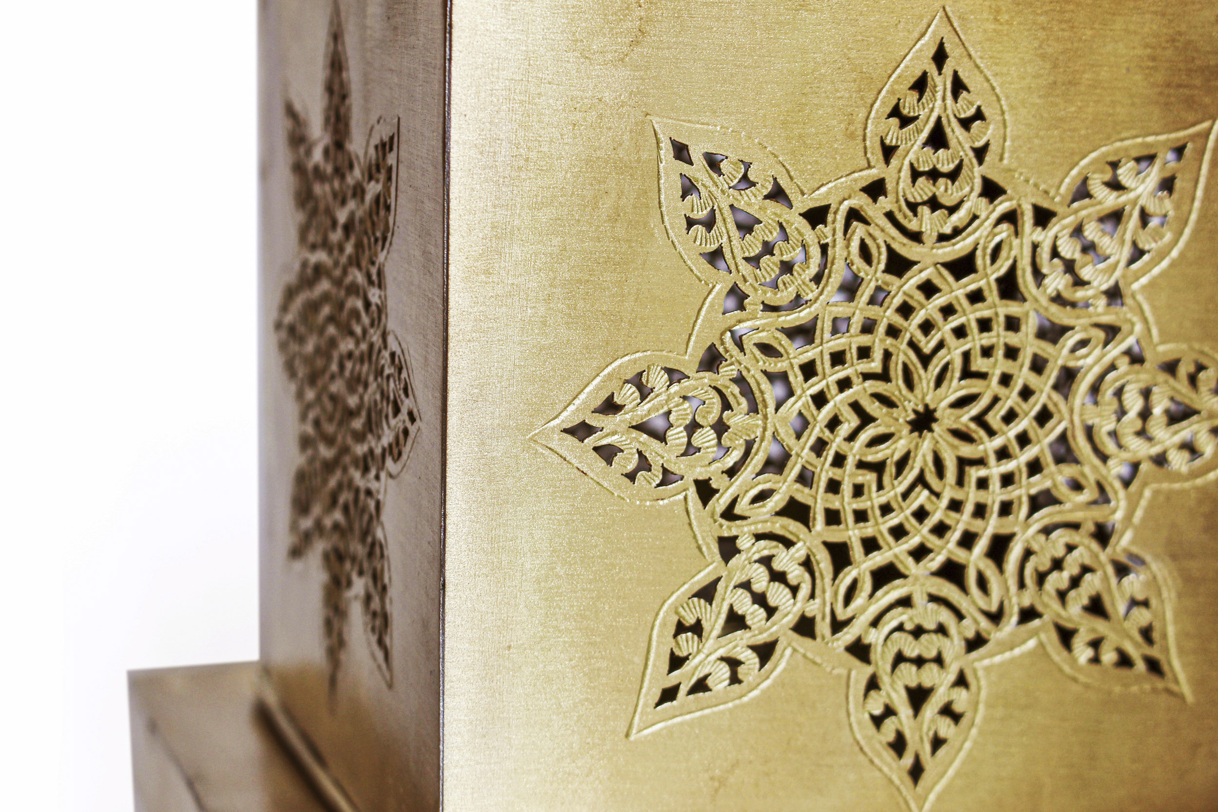 Quadratische Messinglampe