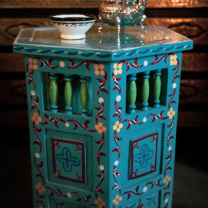 Marokkanischer Beistelltisch aus Holz hellblau