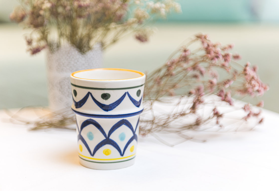 Handbemalter Becher aus Marokko Majorelle