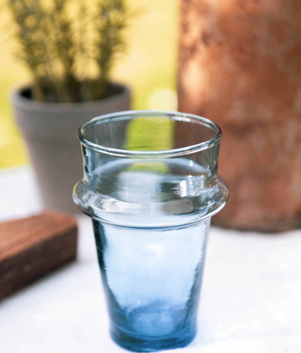 Verre Beldi aus recyceltem Glas (blau)