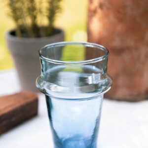 Verre Beldi aus recyceltem Glas (blau)